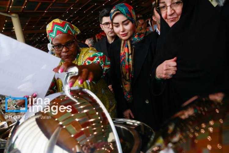 بازارچه خیریه دیپلماتیک  